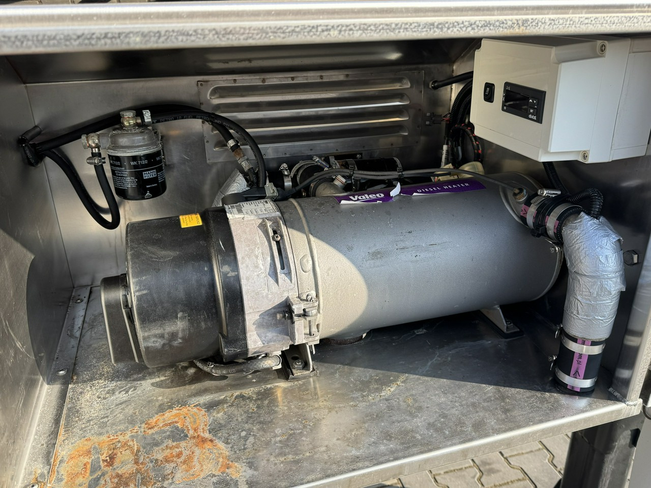نصف مقطورة صهريج Lag Spożywcza Magyar Izolowana Webasto Pompa Elektryczna do Zrzutu: صور 9 نصف مقطورة صهريج Lag Spożywcza Magyar Izolowana Webasto Pompa Elektryczna do Zrzutu: صور 9