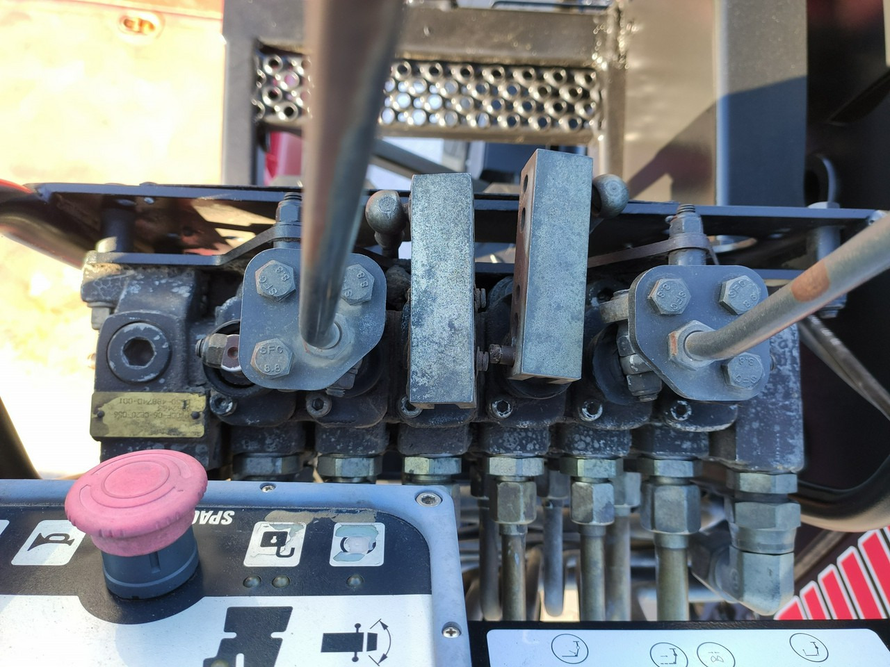 قلابات, شاحنة كرين MAN Man 26.440 6x4 HDS HIAB 166 B-3 DUO Wywrotka Meiller 2-stronna: صور 49 قلابات, شاحنة كرين MAN Man 26.440 6x4 HDS HIAB 166 B-3 DUO Wywrotka Meiller 2-stronna: صور 49