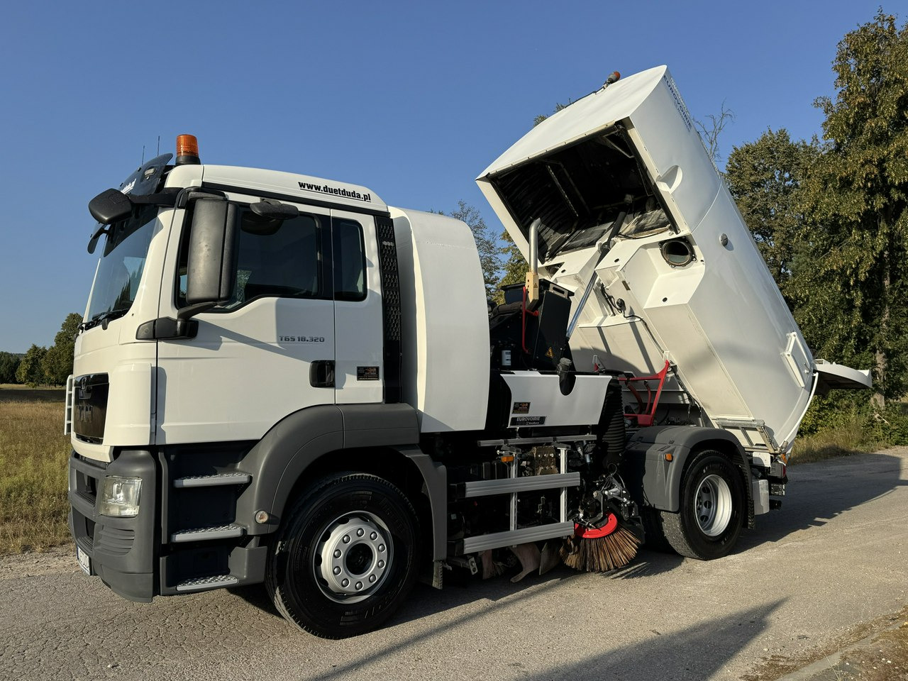 MAN TGS 18.320 E5 BUCHER OPTIFANT 8000 Zamiatarka Uliczna Euro 6 - سياره كنس شوارع: صور 2 MAN TGS 18.320 E5 BUCHER OPTIFANT 8000 Zamiatarka Uliczna Euro 6 - سياره كنس شوارع: صور 2