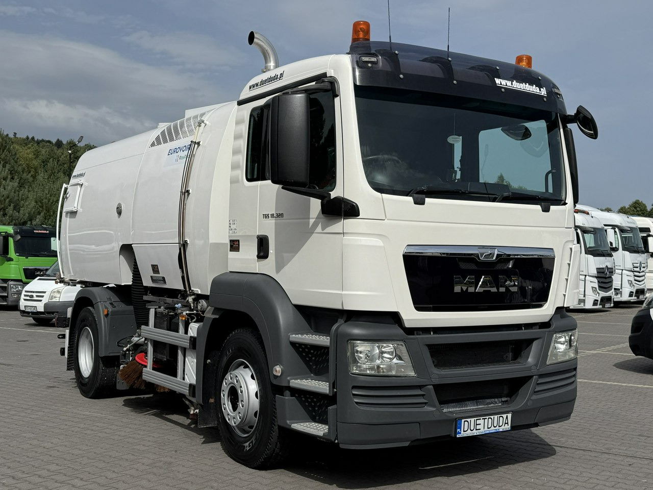 MAN TGS 18.320 E5 BUCHER OPTIFANT 8000 Zamiatarka Uliczna Euro 6 - سياره كنس شوارع: صور 5 MAN TGS 18.320 E5 BUCHER OPTIFANT 8000 Zamiatarka Uliczna Euro 6 - سياره كنس شوارع: صور 5