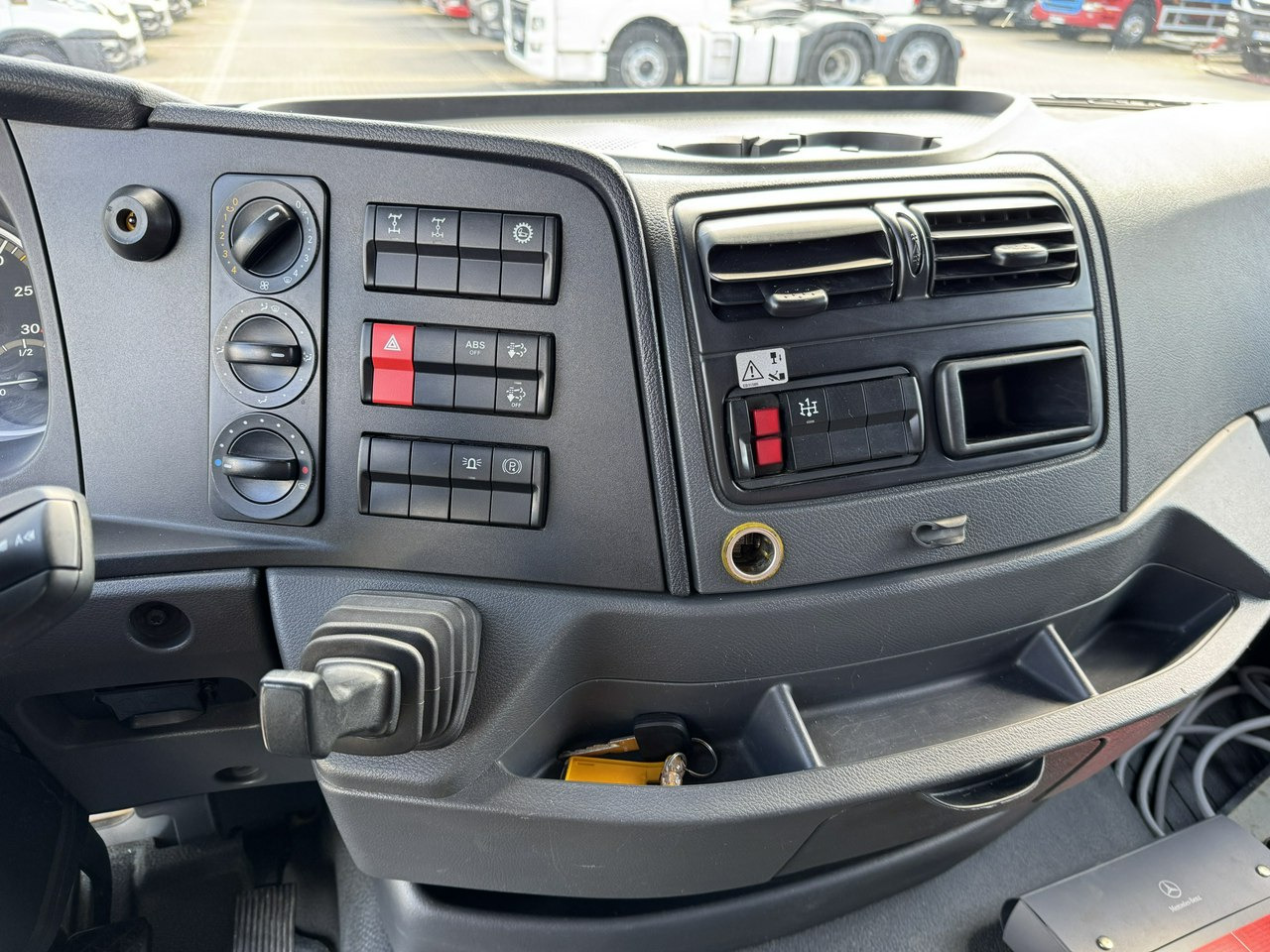 مصاعد الازدهار محمولة على شاحنة Mercedes Atego 718 E6 4x4 Zwyżka PALFINGER P210 BK Podnośnik Koszowy: صور 31