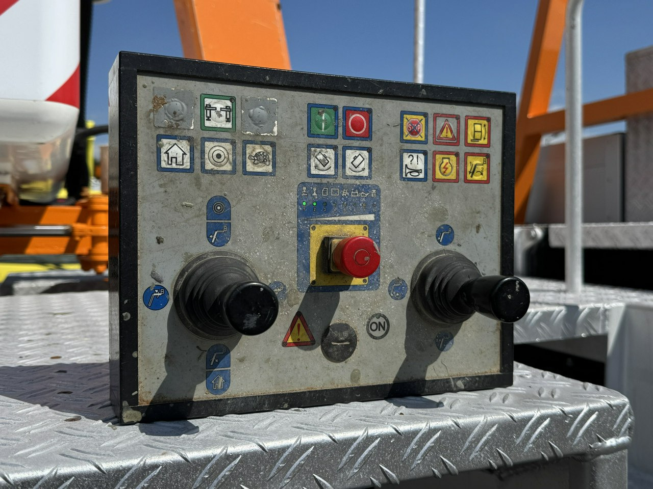 مصاعد الازدهار محمولة على شاحنة Mercedes Atego 718 E6 4x4 Zwyżka PALFINGER P210 BK Podnośnik Koszowy: صور 21