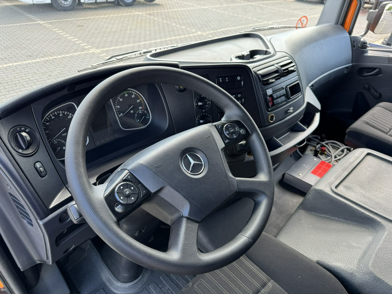 مصاعد الازدهار محمولة على شاحنة Mercedes Atego 718 E6 4x4 Zwyżka PALFINGER P210 BK Podnośnik Koszowy: صور 28