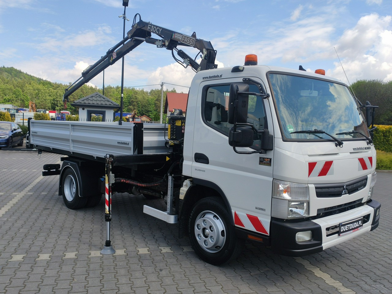 Mitsubishi Canter Fuso 9C18 3.0/180KM Automat, HDS FASSI F30 Wywrotka 3-str - قلابات: صور 4 Mitsubishi Canter Fuso 9C18 3.0/180KM Automat, HDS FASSI F30 Wywrotka 3-str - قلابات: صور 4