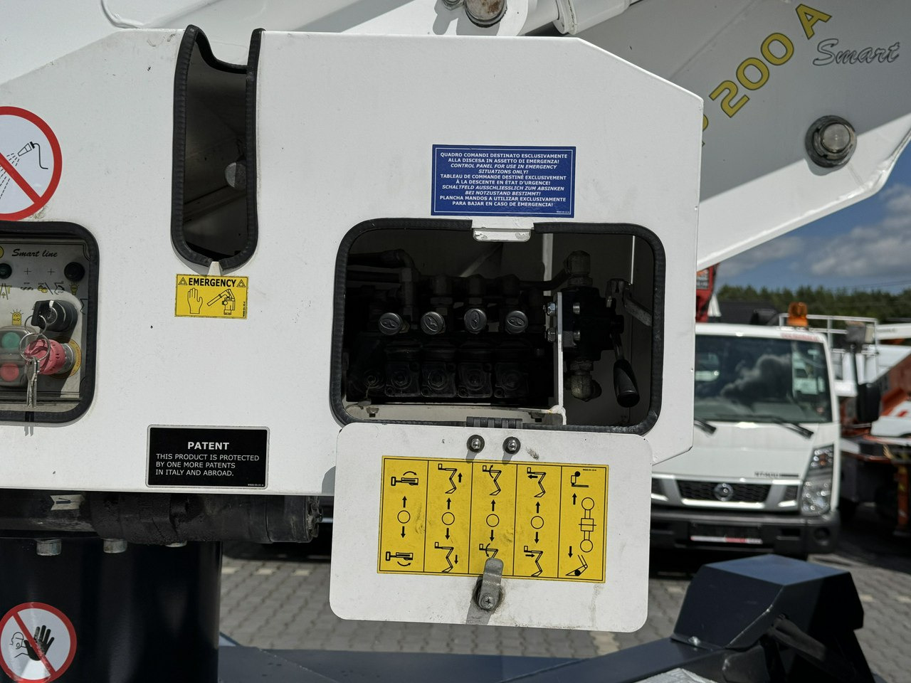 مصاعد الازدهار محمولة على شاحنة Nissan Cabstar: صور 15