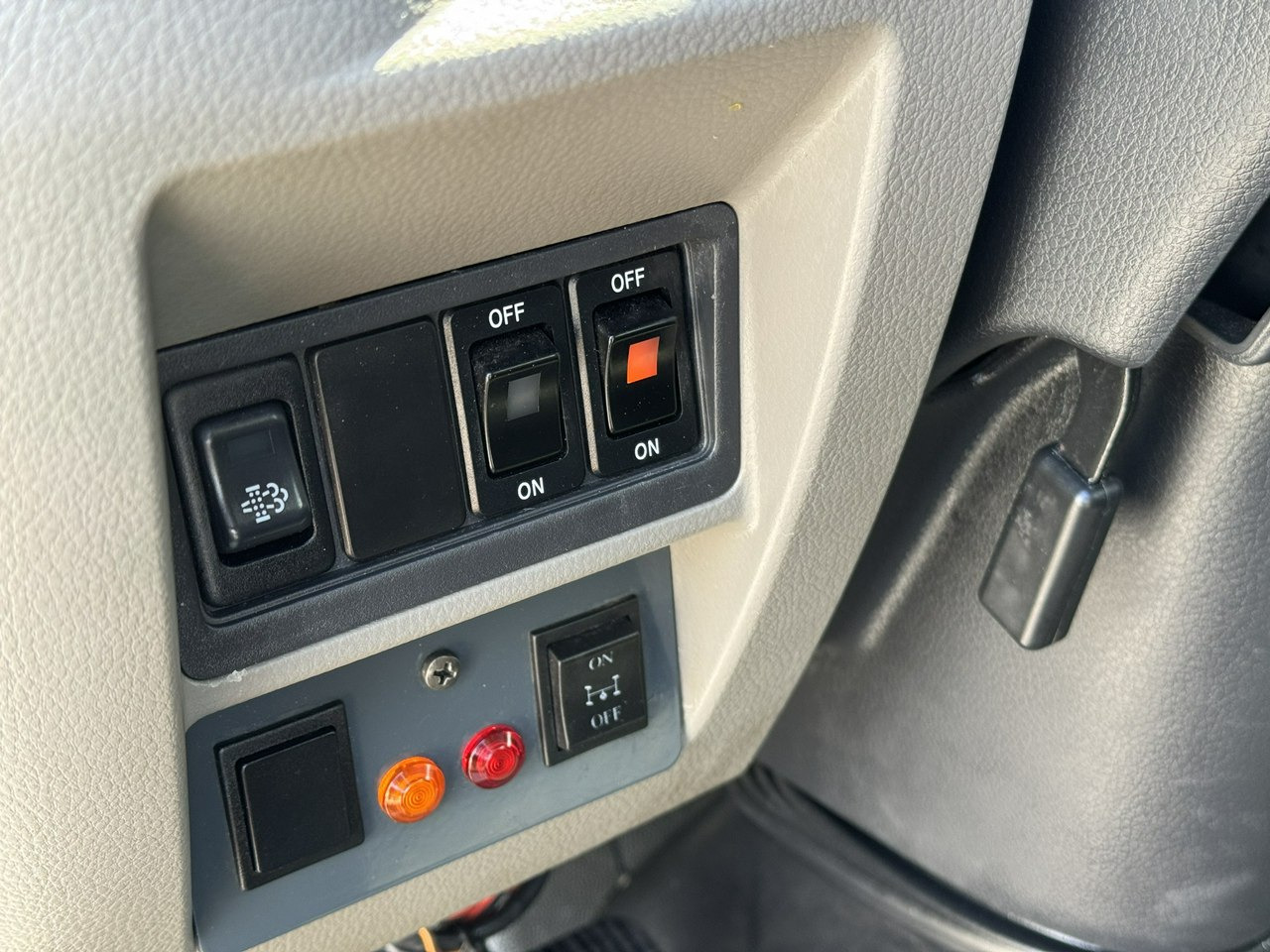 مصاعد الازدهار محمولة على شاحنة Nissan Cabstar: صور 25