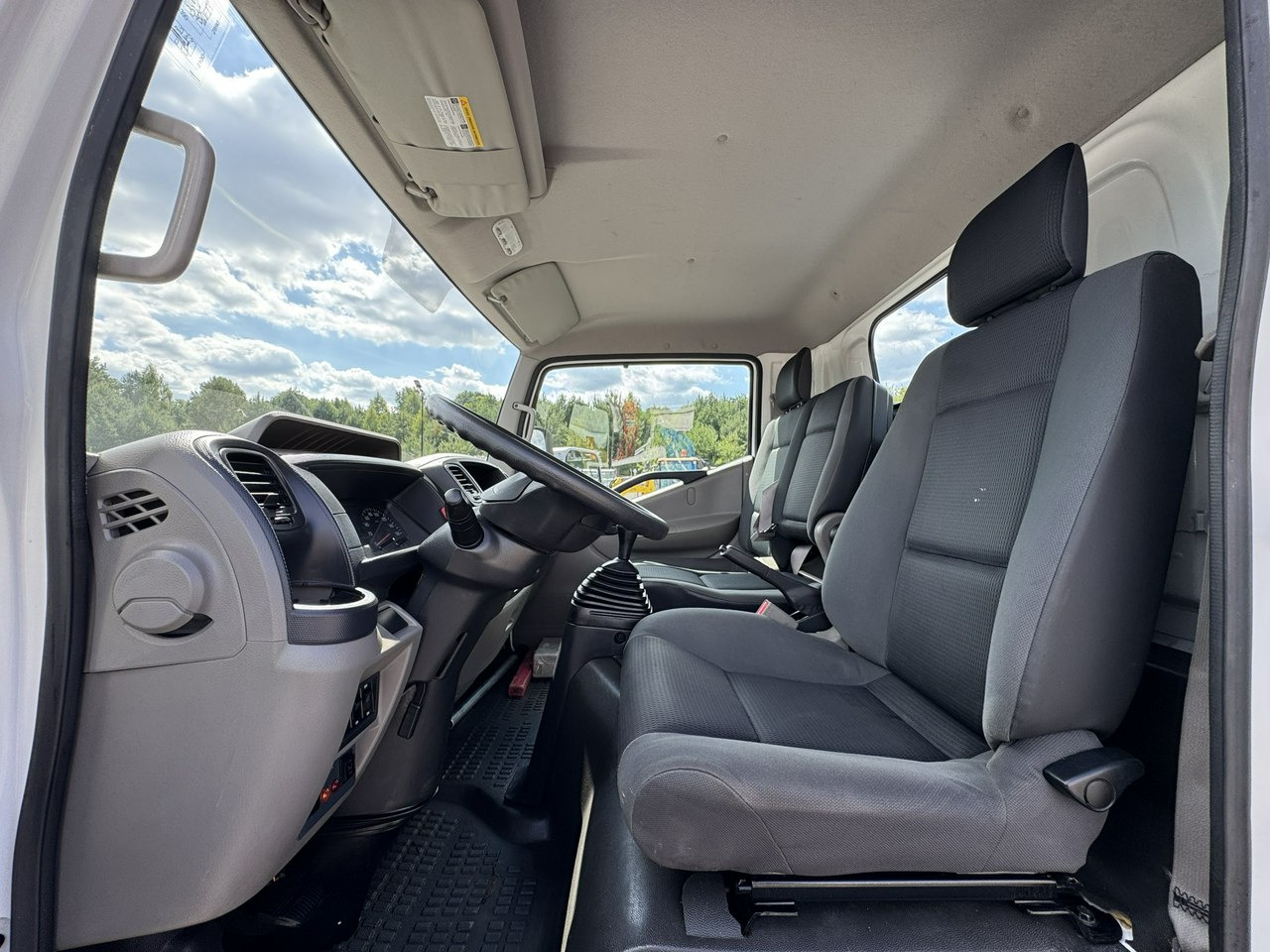 مصاعد الازدهار محمولة على شاحنة Nissan Cabstar: صور 23