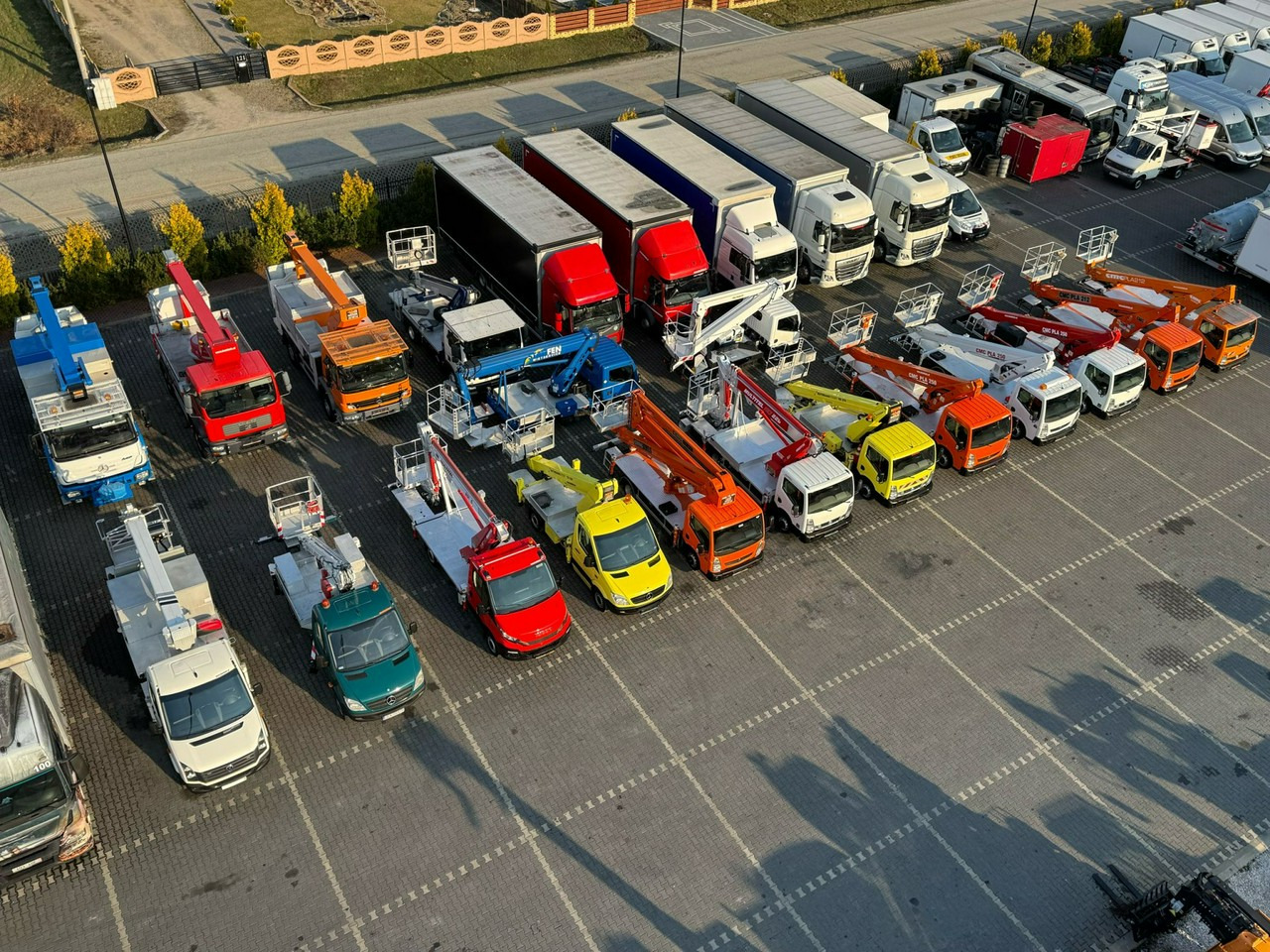 Nissan Cabstar - مصاعد الازدهار محمولة على شاحنة: صور 5 Nissan Cabstar - مصاعد الازدهار محمولة على شاحنة: صور 5