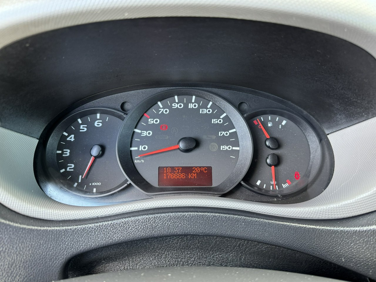 قلاب صغير Renault Master: صور 22