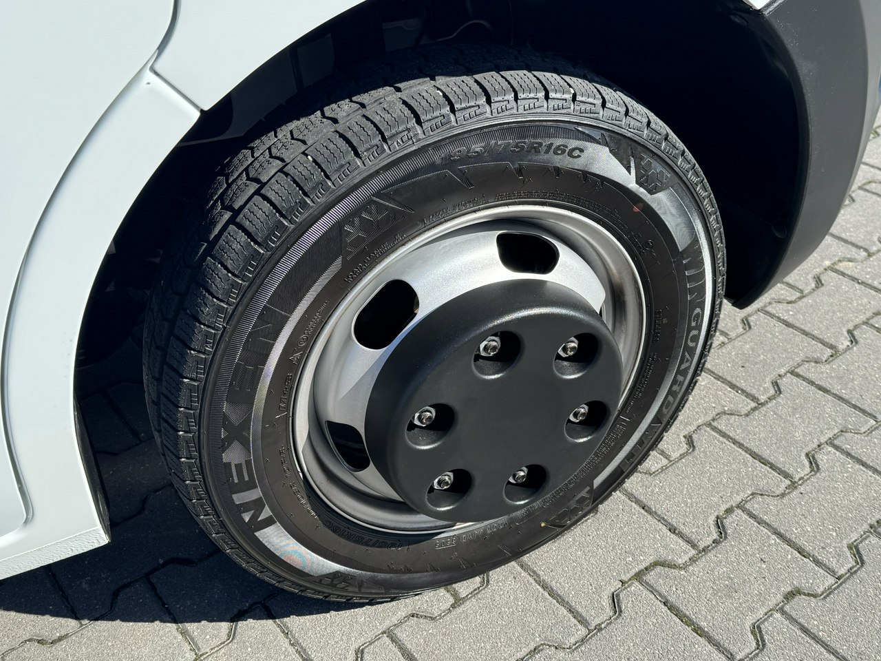 قلاب صغير Renault Master: صور 13