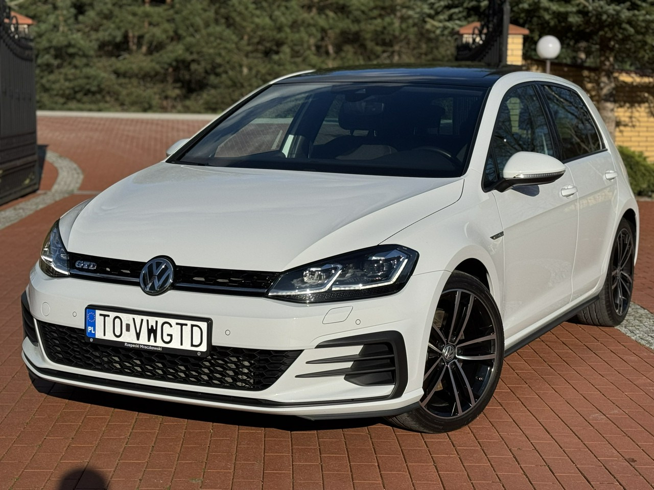 Volkswagen Golf - سيارة: صور 2 Volkswagen Golf - سيارة: صور 2