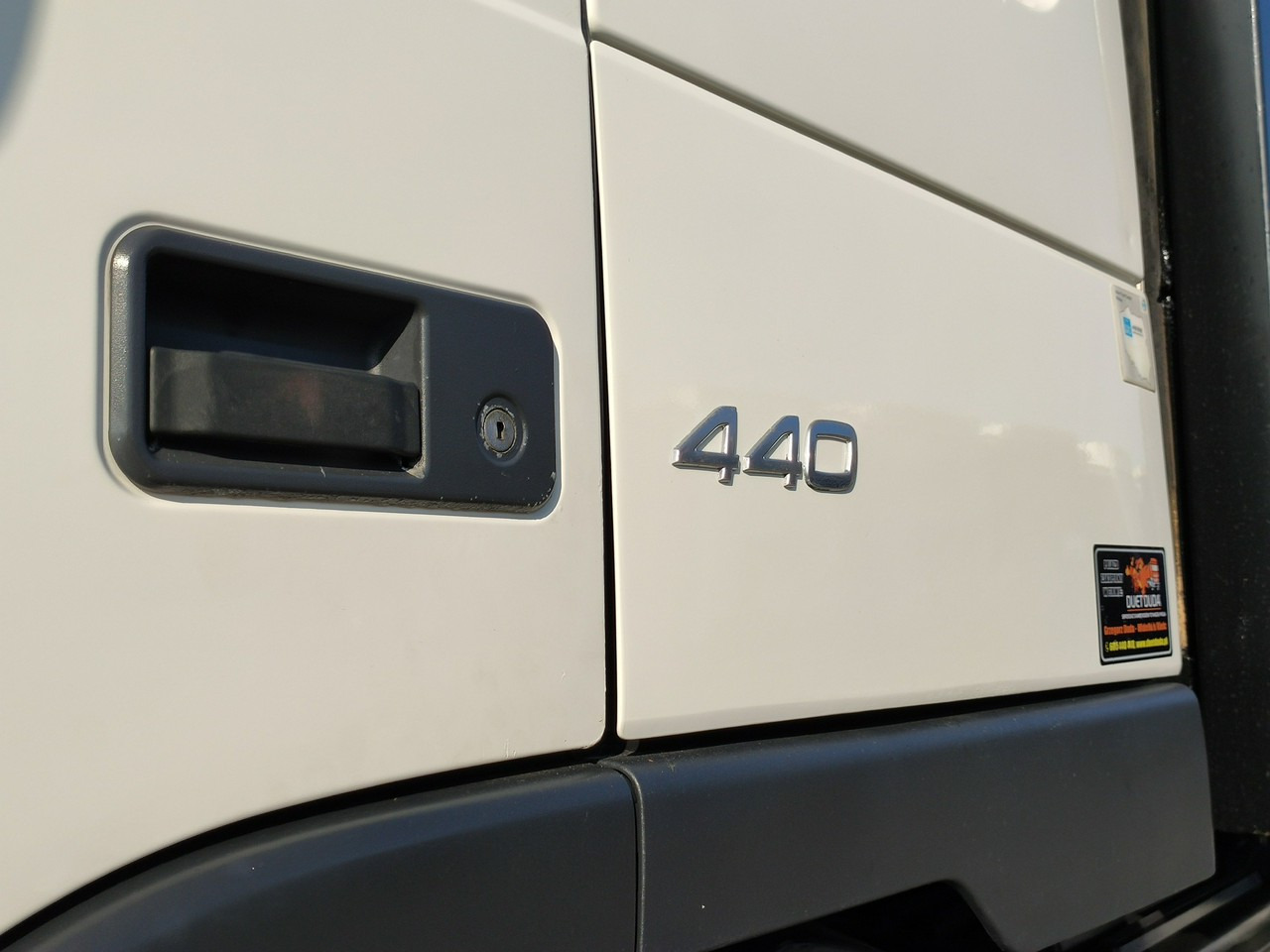 Volvo FM 440 6x4 HDS FASSI F170 Składany w Literę Z - شاحنات مسطحة, شاحنة كرين: صور 3 Volvo FM 440 6x4 HDS FASSI F170 Składany w Literę Z - شاحنات مسطحة, شاحنة كرين: صور 3