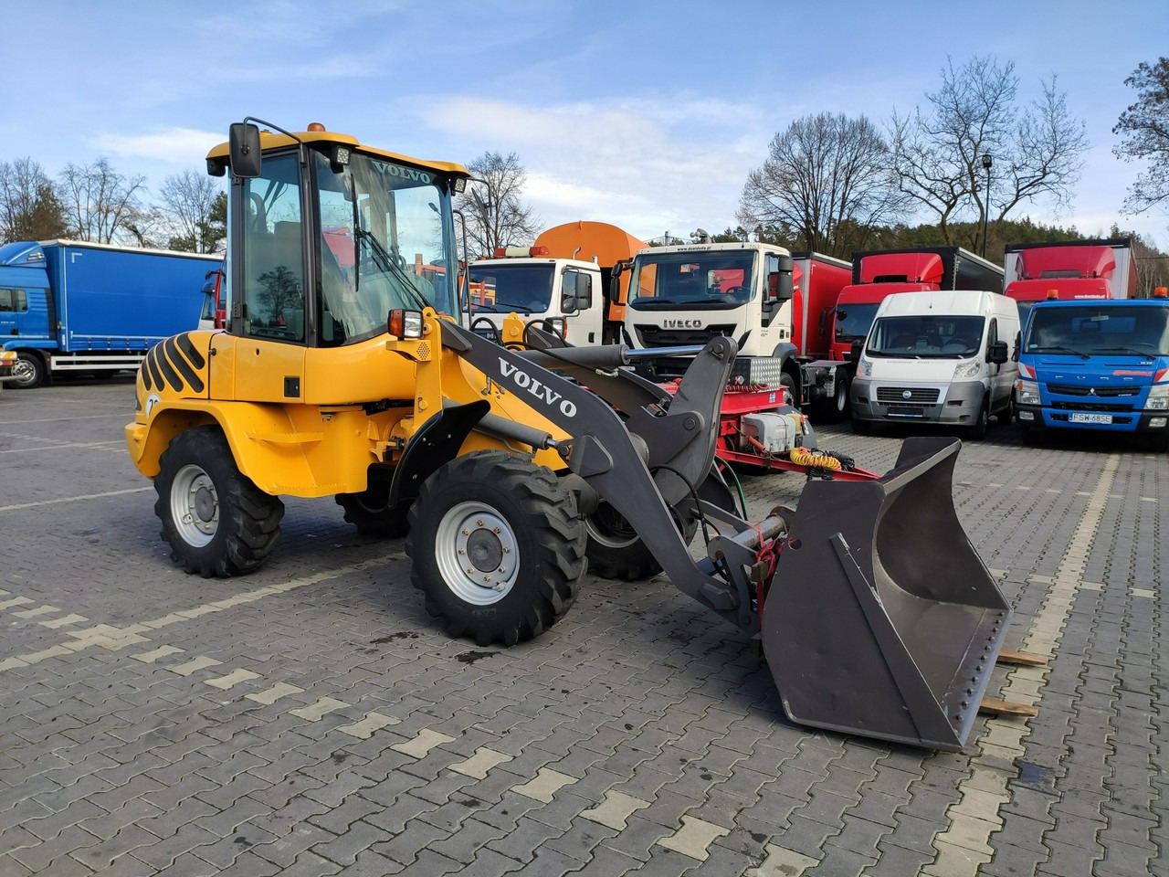 Volvo L30B Pro Unikat Stan Tylko 5380 mth - اللودر بعجل: صور 5 Volvo L30B Pro Unikat Stan Tylko 5380 mth - اللودر بعجل: صور 5