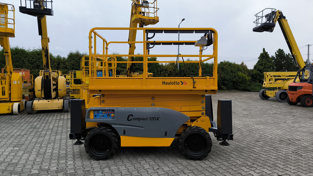 HAULOTTE Compact 12 DX - رافعات مقصية: صور 2 HAULOTTE Compact 12 DX - رافعات مقصية: صور 2
