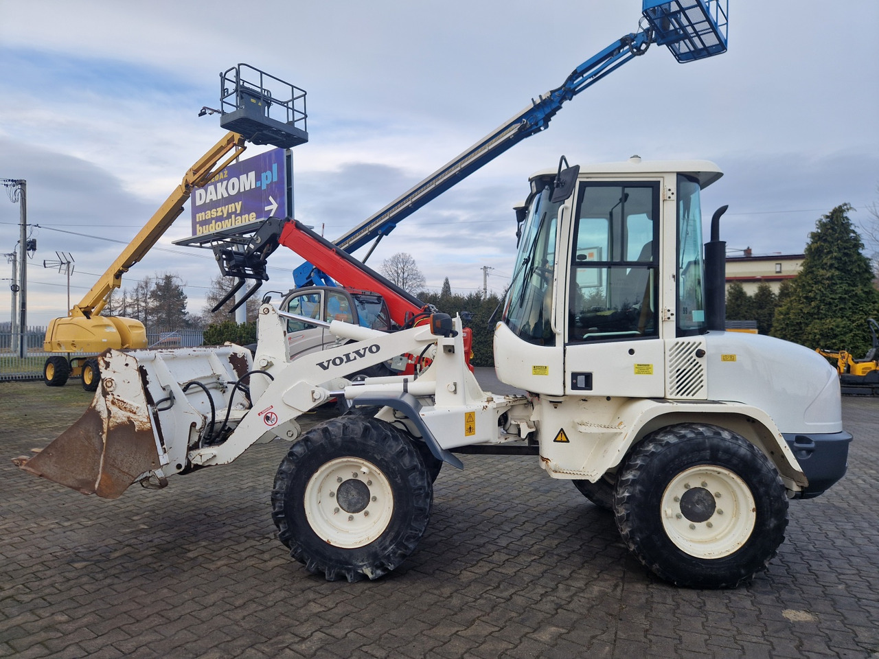 VOLVO L 30 B – Z/X - اللودر بعجل: صور 1 VOLVO L 30 B – Z/X - اللودر بعجل: صور 1
