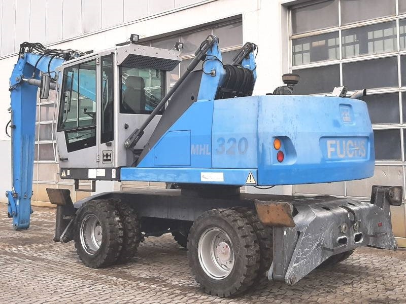 Fuchs MHL 320 D - حفارة النقل والشحن: صور 3 Fuchs MHL 320 D - حفارة النقل والشحن: صور 3