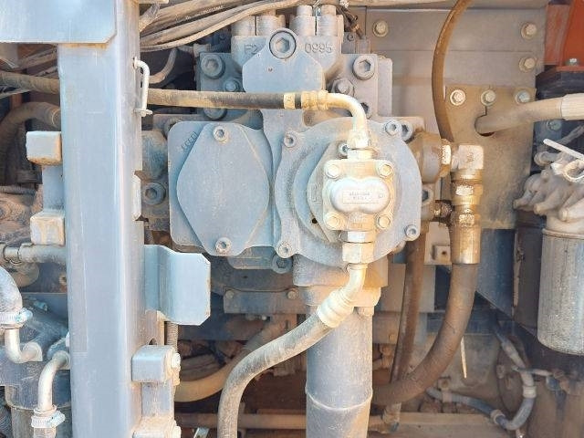 حفارات زحافة Hitachi ZX 490 LCH-7: صور 8