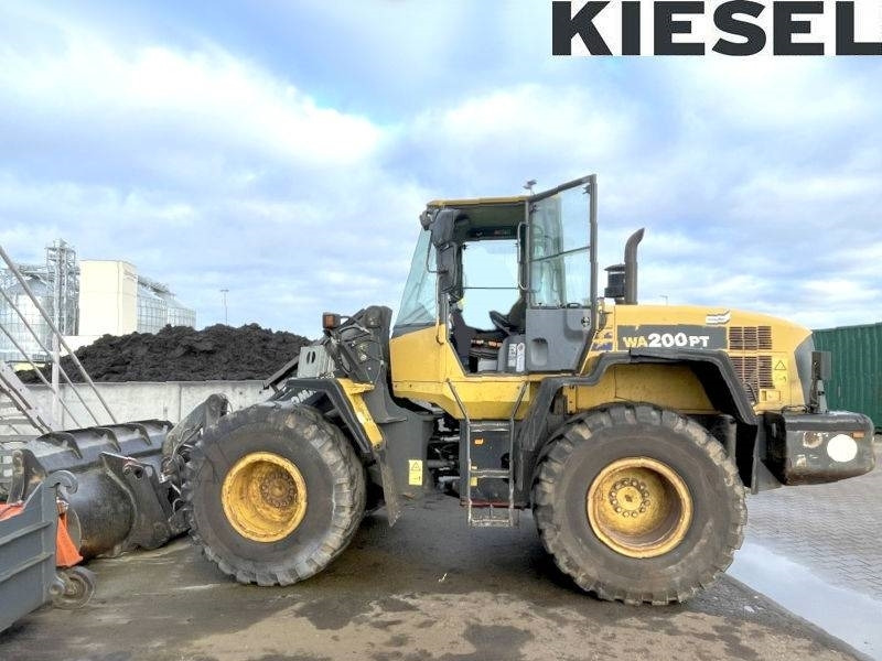 Komatsu WA 200 PT-5 - اللودر بعجل: صور 1 Komatsu WA 200 PT-5 - اللودر بعجل: صور 1