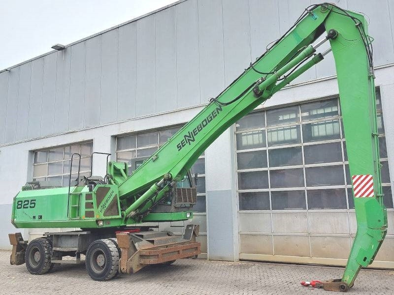 Sennebogen 825 - حفارة النقل والشحن: صور 4 Sennebogen 825 - حفارة النقل والشحن: صور 4