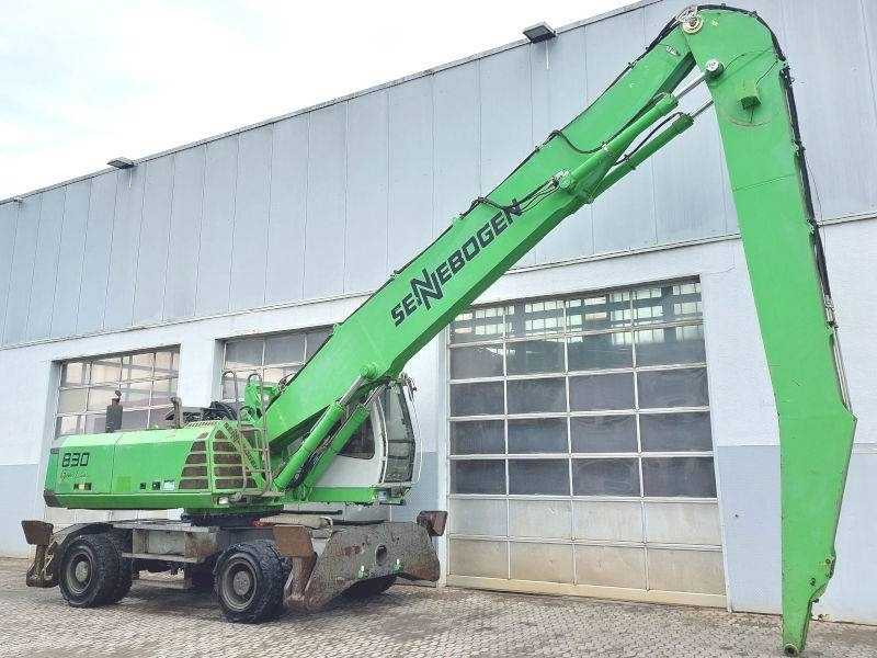 Sennebogen 830 - حفارة النقل والشحن: صور 4 Sennebogen 830 - حفارة النقل والشحن: صور 4