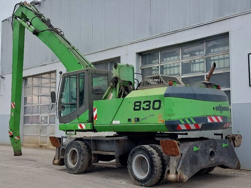 Sennebogen 830 - حفارة النقل والشحن: صور 3 Sennebogen 830 - حفارة النقل والشحن: صور 3