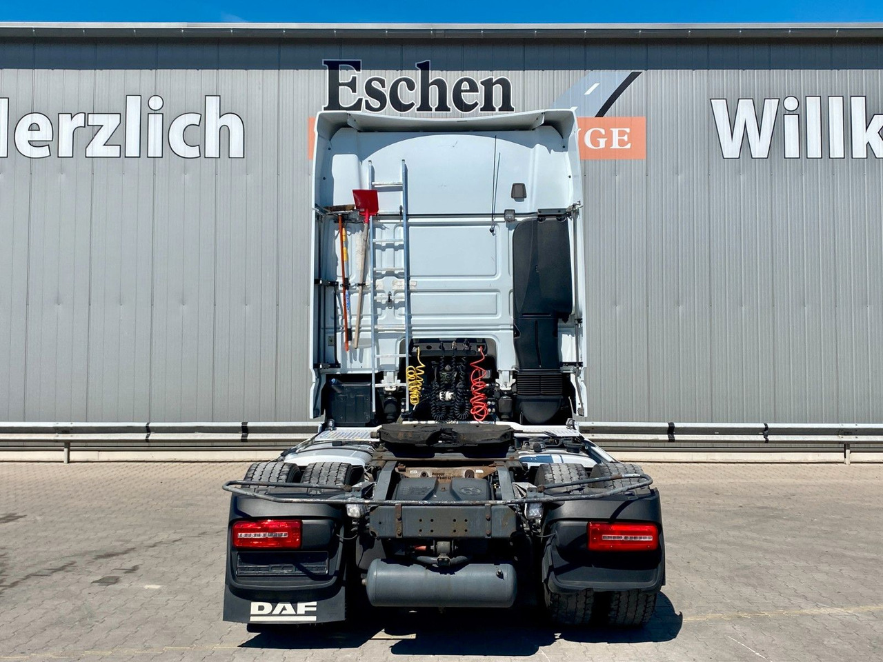 DAF XF 530 Super Space Cab | Hydraulik*Standklima - شاحنة جرار: صور 4 DAF XF 530 Super Space Cab | Hydraulik*Standklima - شاحنة جرار: صور 4