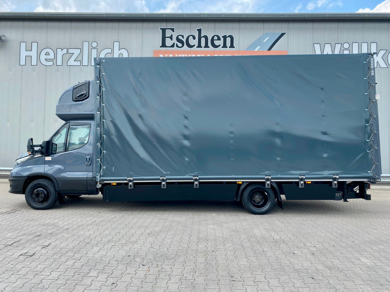 Iveco Daily Hi-Matic 70 C 21 Topsleeper | LBW 1,00to. - الشاحنات الصغيرة ستائر: صور 2 Iveco Daily Hi-Matic 70 C 21 Topsleeper | LBW 1,00to. - الشاحنات الصغيرة ستائر: صور 2