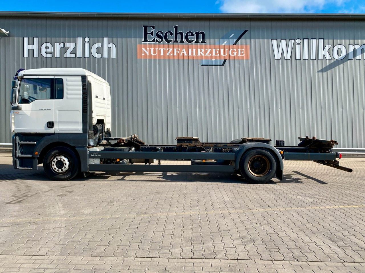 MAN TGA 18.350 LL Fahrschule*Driving school*5 Sitze MAN TGA 18.350 LL Fahrschule*Driving school*5 Sitze - شاحنات الحاويات / جسم علوي قابل للتغيير شاحنة: صور 2 MAN TGA 18.350 LL Fahrschule*Driving school*5 Sitze MAN TGA 18.350 LL Fahrschule*Driving school*5 Sitze - شاحنات الحاويات / جسم علوي قابل للتغيير شاحنة: صور 2