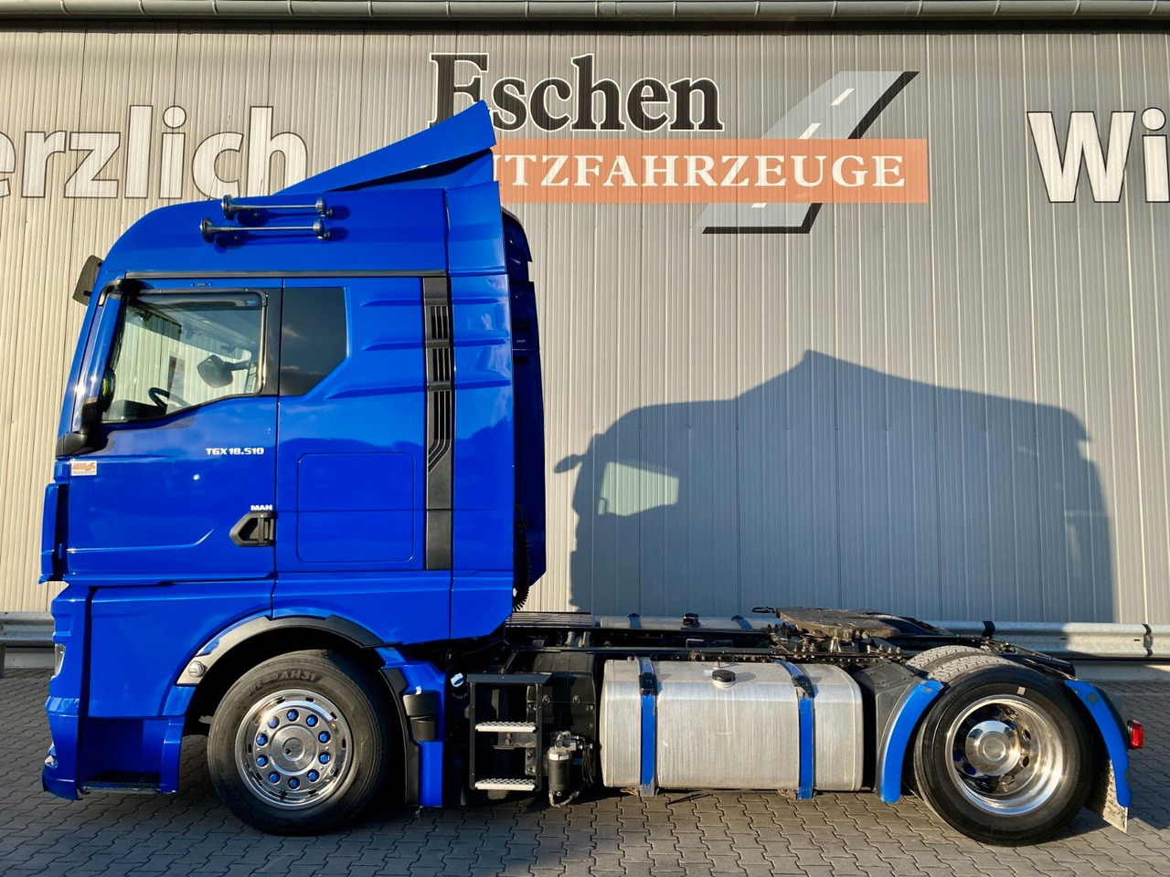 MAN TGX 18.510 |TG3*GM-Kabine*Retarder*ACC*Navi*1.Hd - شاحنة جرار: صور 2 MAN TGX 18.510 |TG3*GM-Kabine*Retarder*ACC*Navi*1.Hd - شاحنة جرار: صور 2