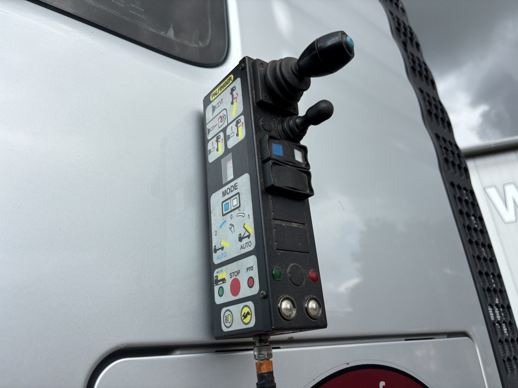 MAN TGX 26.460 / 6x2-4 BL - شاحنة ذات الخطاف: صور 5 MAN TGX 26.460 / 6x2-4 BL - شاحنة ذات الخطاف: صور 5