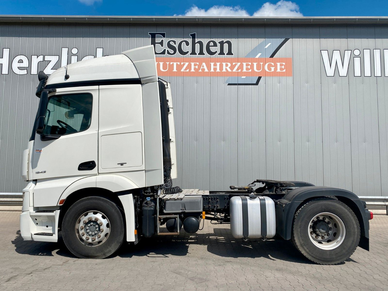 Mercedes-Benz 1843 LS Actros | Kipphydraulik*1.Hand*Alufelgen - شاحنة جرار: صور 2 Mercedes-Benz 1843 LS Actros | Kipphydraulik*1.Hand*Alufelgen - شاحنة جرار: صور 2