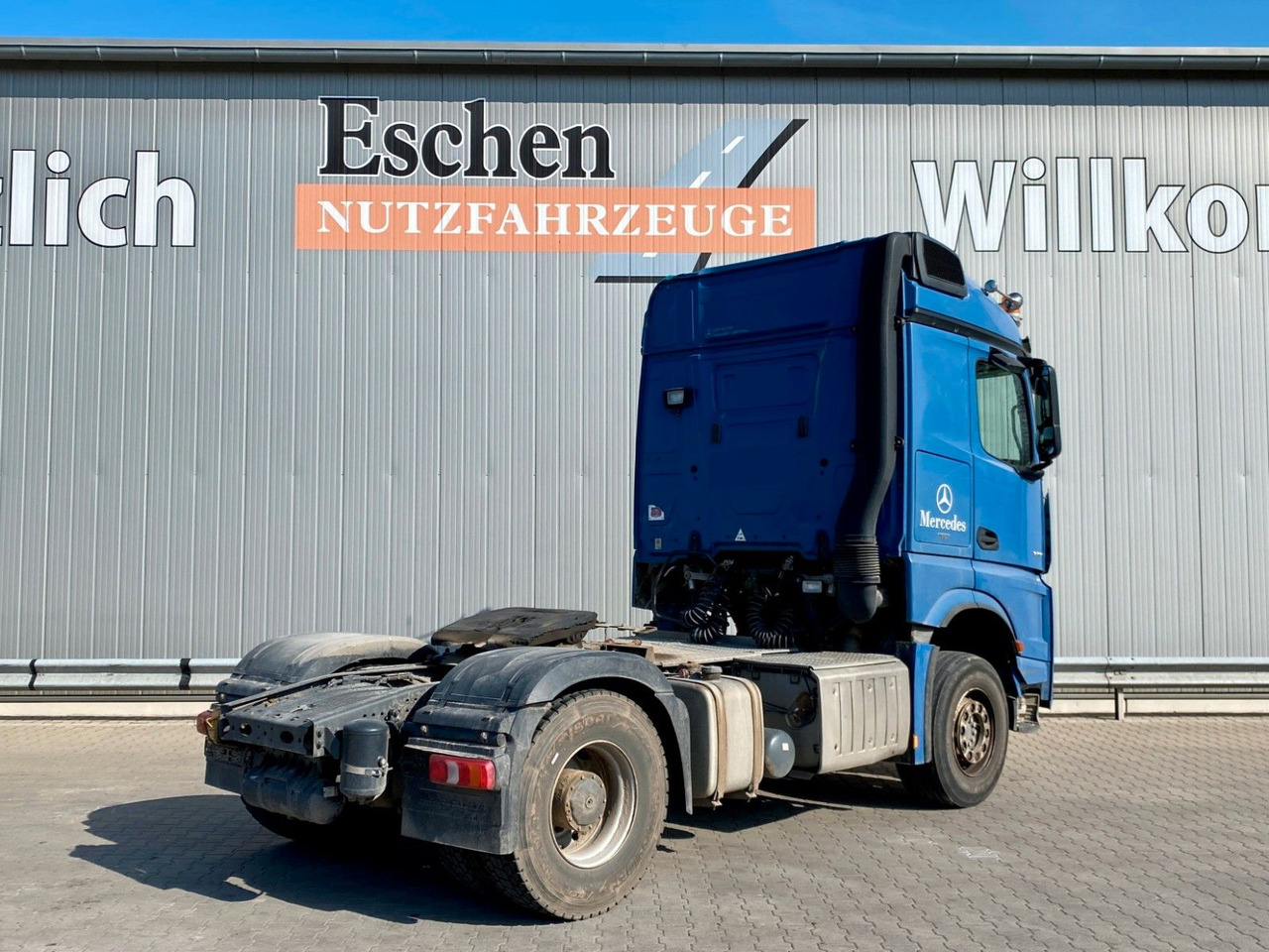 Mercedes-Benz 1851 Arocs LS | 2x Hydraulik*Reifen:70%*1.Hd*AC - شاحنة جرار: صور 3 Mercedes-Benz 1851 Arocs LS | 2x Hydraulik*Reifen:70%*1.Hd*AC - شاحنة جرار: صور 3