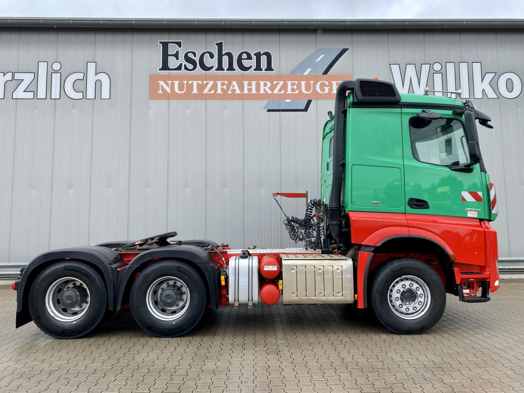 شاحنة جرار Mercedes-Benz 2663 LS Arocs 6x4: صور 6