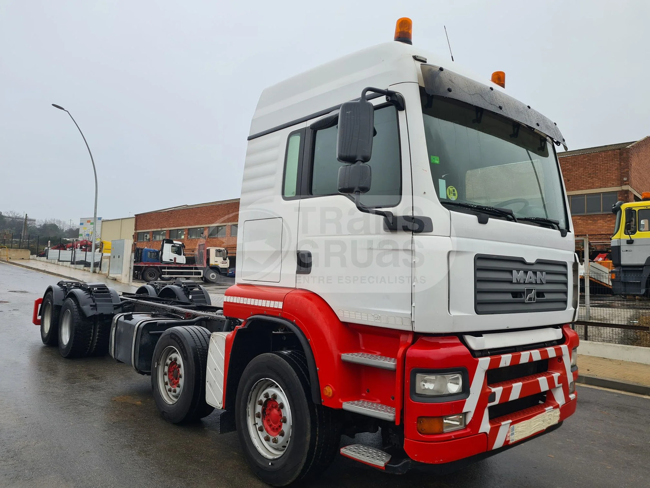 Camión MAN TGA 35.390 de ocasión + F800BXP.26 - الشاسيه شاحنة: صور 3 Camión MAN TGA 35.390 de ocasión + F800BXP.26 - الشاسيه شاحنة: صور 3