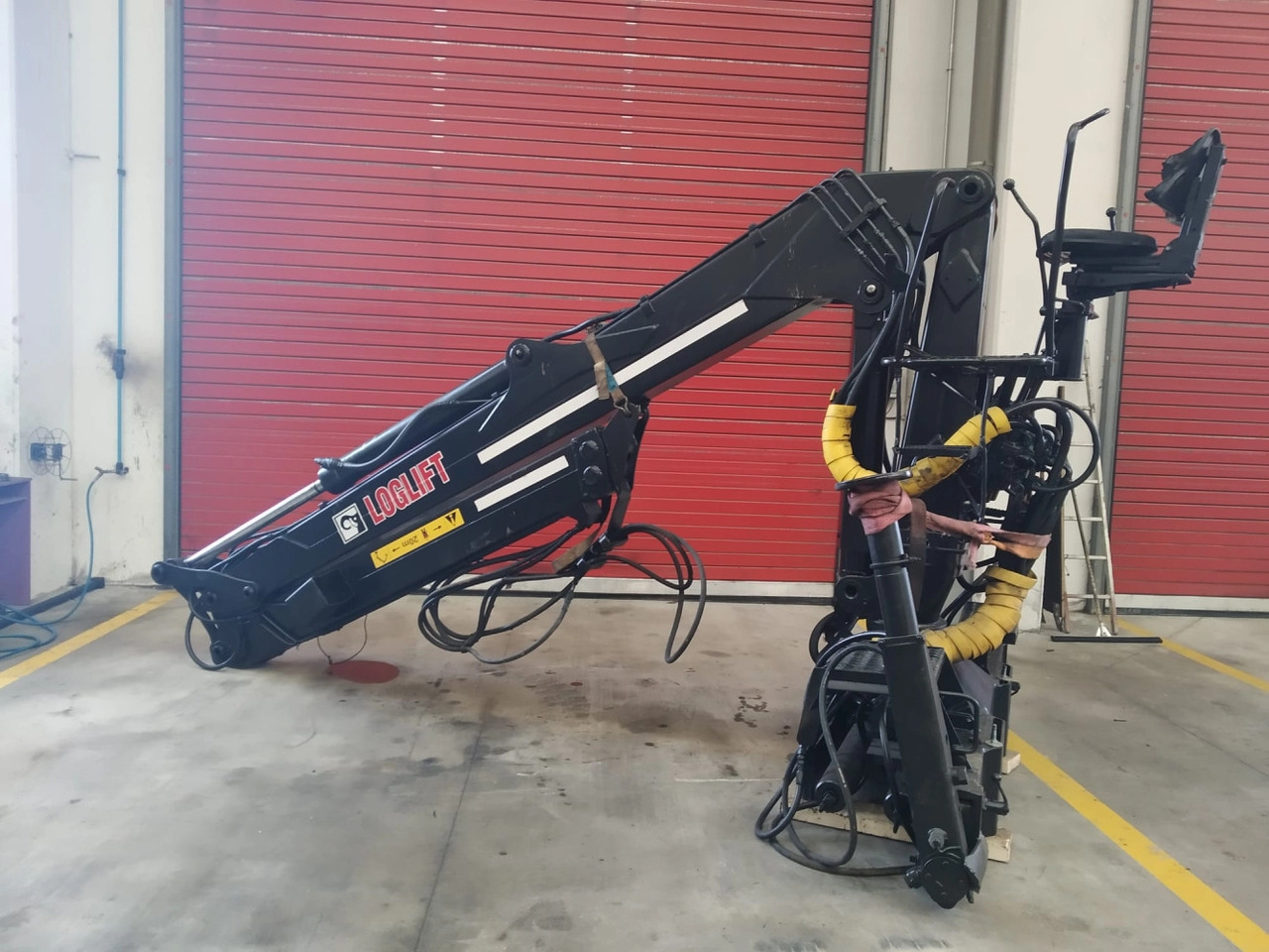 Grúa LOGLIFT 120S79R - ونش كرين - شاحنة: صور 4 Grúa LOGLIFT 120S79R - ونش كرين - شاحنة: صور 4