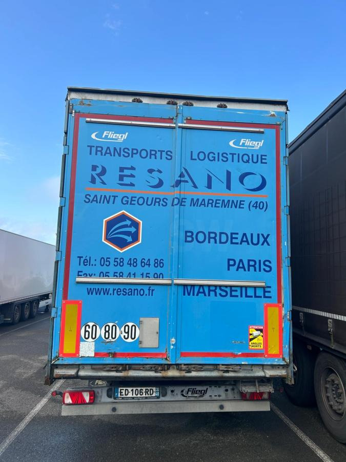 Fliegl - الخيمة نصف مقطورة: صور 5 Fliegl - الخيمة نصف مقطورة: صور 5