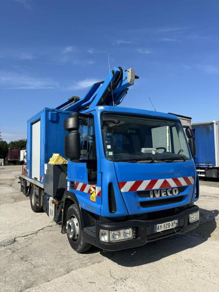 Iveco Eurocargo 100E18 - مصاعد الازدهار محمولة على شاحنة: صور 1 Iveco Eurocargo 100E18 - مصاعد الازدهار محمولة على شاحنة: صور 1
