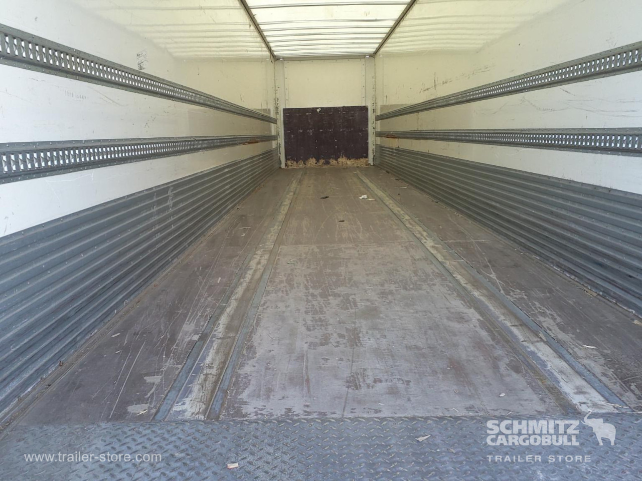 LECI TRAILER Dryfreight Standard Roller shutter door - بصندوق مغلق نصف مقطورة: صور 3 LECI TRAILER Dryfreight Standard Roller shutter door - بصندوق مغلق نصف مقطورة: صور 3