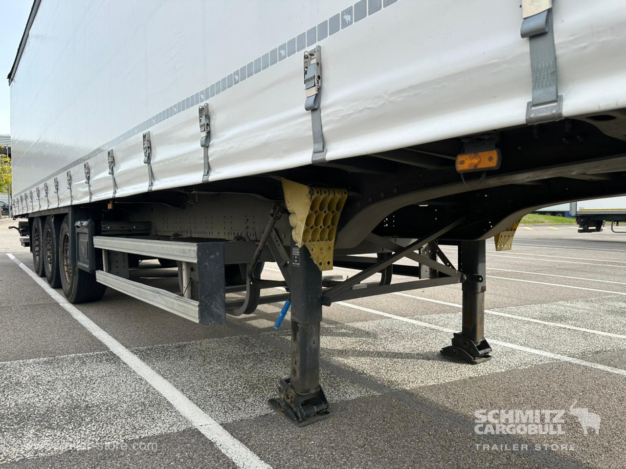 SCHMITZ Curtainsider Standard Taillift - الخيمة نصف مقطورة: صور 3 SCHMITZ Curtainsider Standard Taillift - الخيمة نصف مقطورة: صور 3
