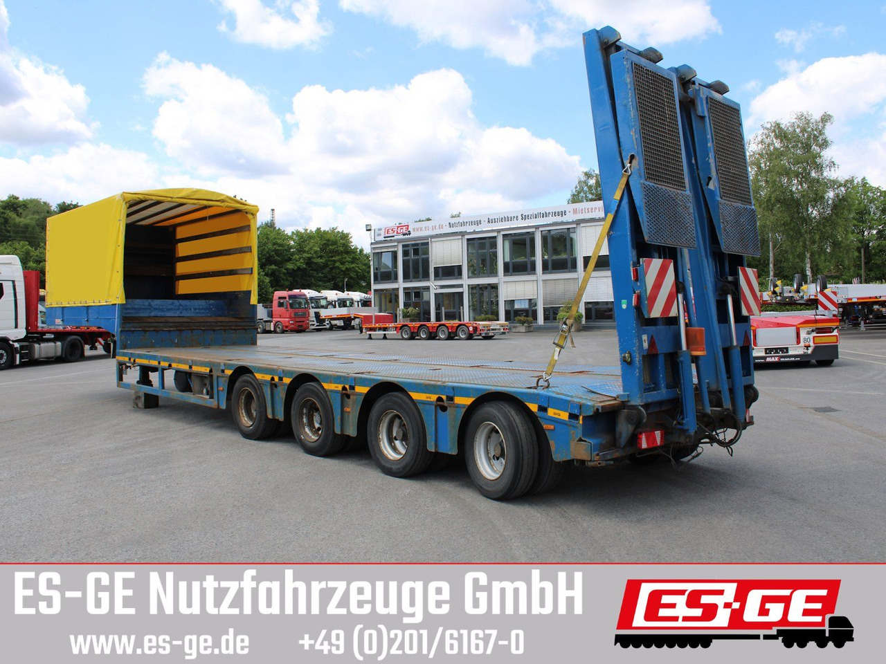 Kässbohrer 4-Achs-Satteltieflader - عربة مسطحة منخفضة نصف مقطورة: صور 1 Kässbohrer 4-Achs-Satteltieflader - عربة مسطحة منخفضة نصف مقطورة: صور 1