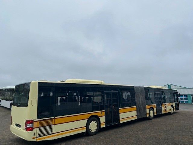 MAN A 23 Lions City Gelenkbus KLIMA 60 Sitze GURTE - حافلة مفصلية: صور 4 MAN A 23 Lions City Gelenkbus KLIMA 60 Sitze GURTE - حافلة مفصلية: صور 4