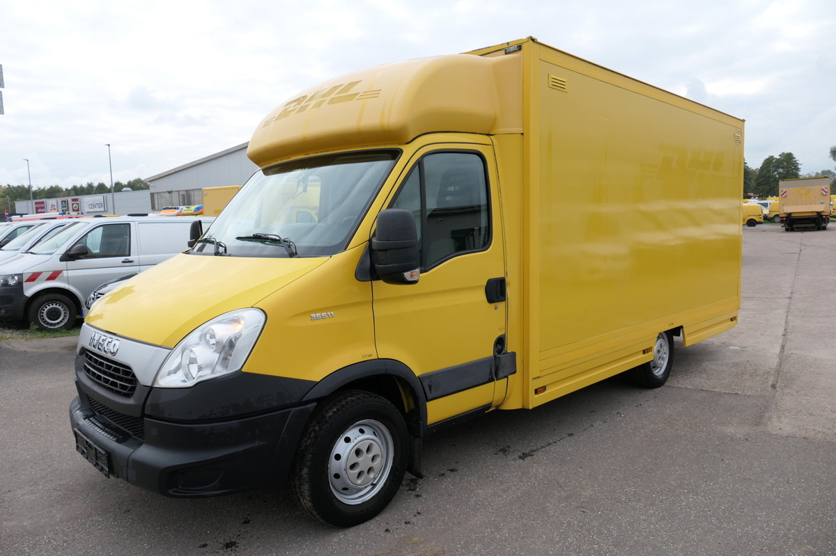 IVECO Daily 35 S11 C30C AUTOMATIK KAMERA Regale LUFT D - الشاحنات الصغيرة صندوق مغلق: صور 1 IVECO Daily 35 S11 C30C AUTOMATIK KAMERA Regale LUFT D - الشاحنات الصغيرة صندوق مغلق: صور 1
