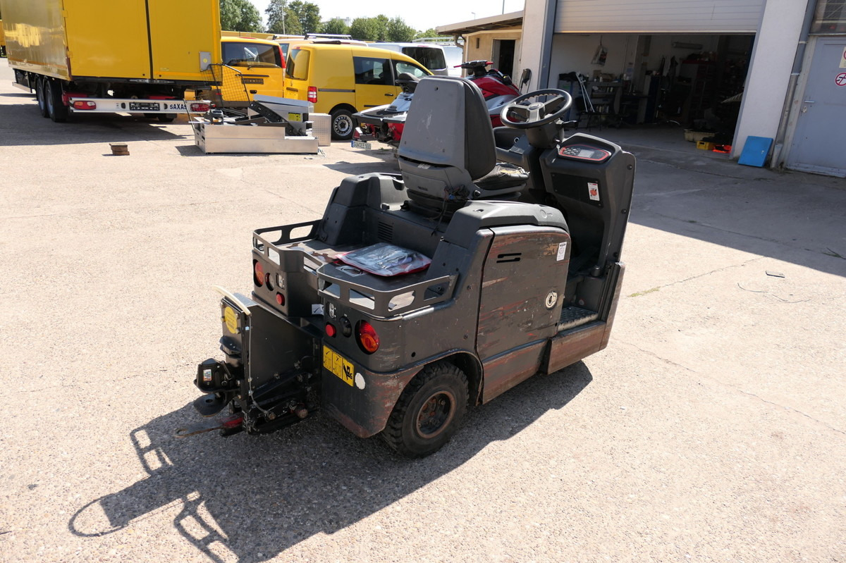LINDE P 60 Z Schlepper Batterie 16/2019 3-Rad - جرار السحب الكهربائي: صور 3 LINDE P 60 Z Schlepper Batterie 16/2019 3-Rad - جرار السحب الكهربائي: صور 3