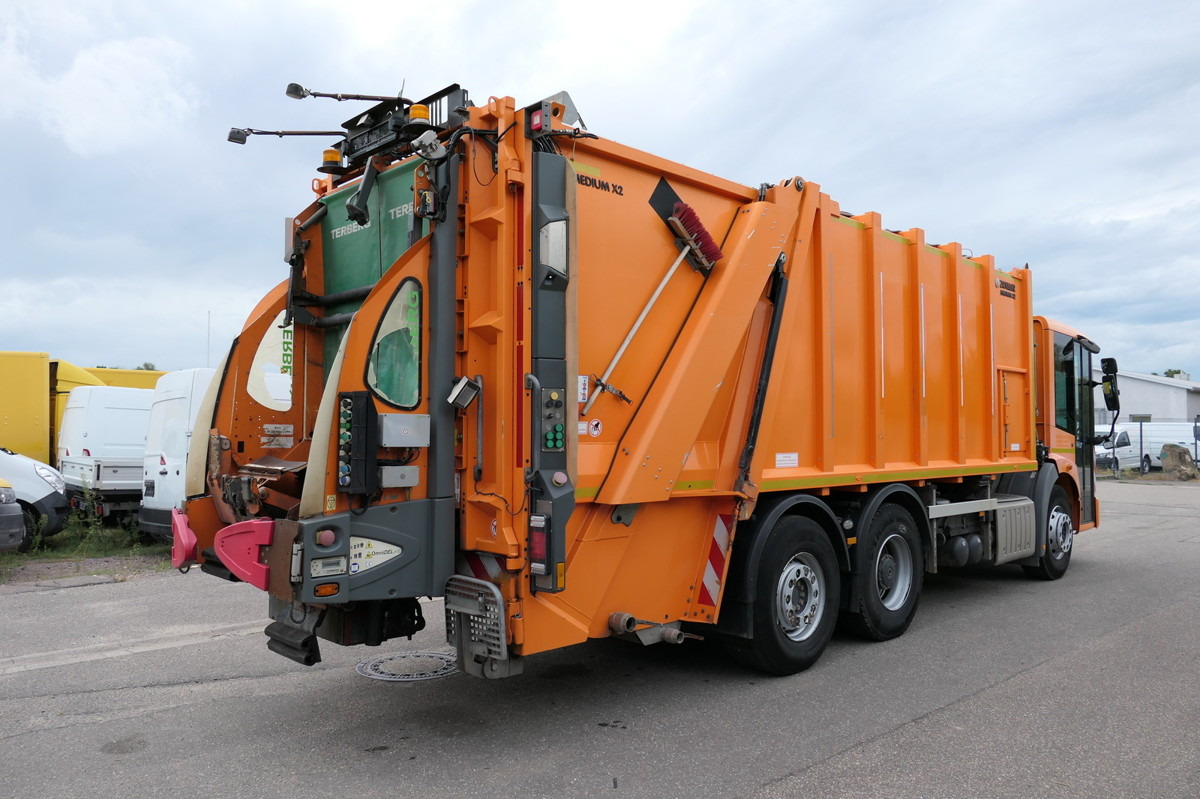 MERCEDES-BENZ 2635 NGE-L62N Econic Aufbau Zöller Medium KLIMA - شاحنة القمامة: صور 5 MERCEDES-BENZ 2635 NGE-L62N Econic Aufbau Zöller Medium KLIMA - شاحنة القمامة: صور 5