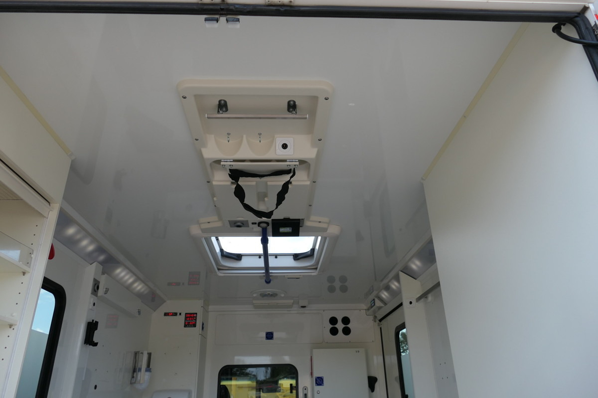 سيارة إسعاف MERCEDES-BENZ 319 Sprinter 6-Zylinder Rettungswagen  Strobel: صور 13