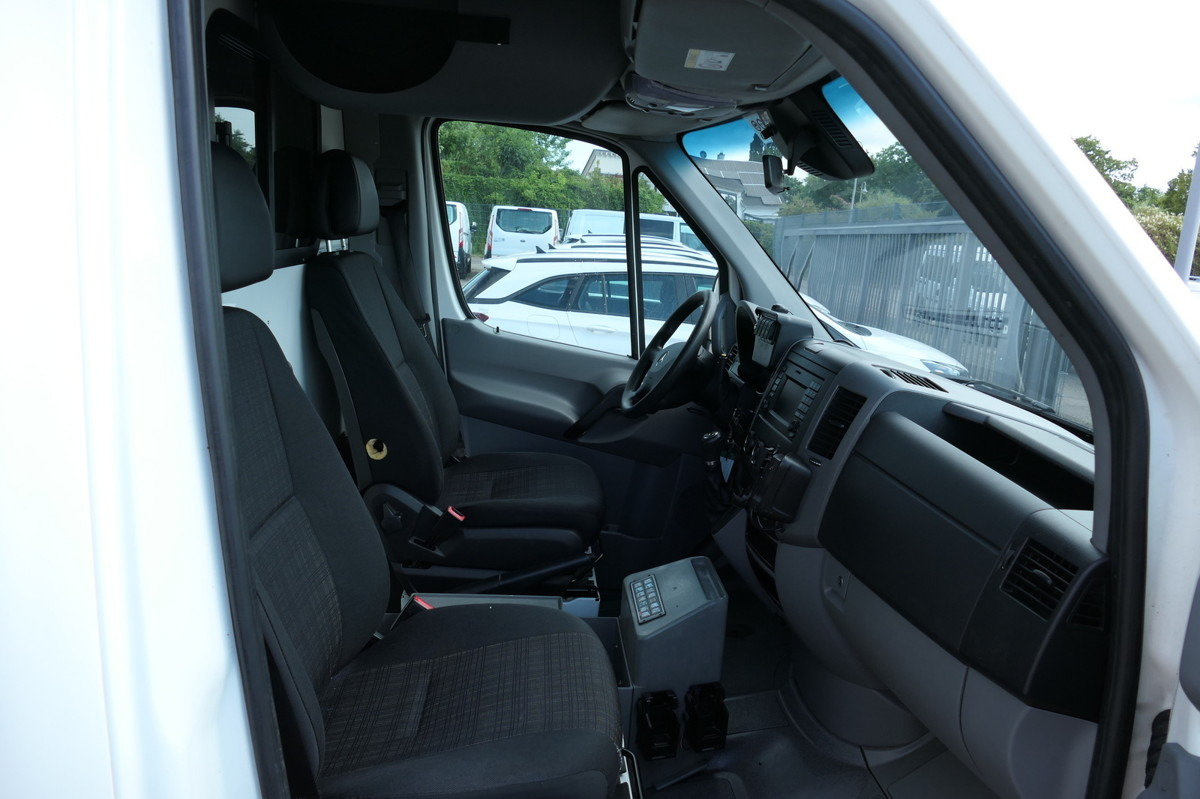 سيارة إسعاف MERCEDES-BENZ 319 Sprinter 6-Zylinder Rettungswagen  Strobel: صور 8