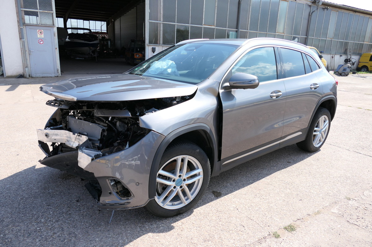 MERCEDES-BENZ EQA 250 + Progressive Klima AHK - سيارة دفع رباعي: صور 3 MERCEDES-BENZ EQA 250 + Progressive Klima AHK - سيارة دفع رباعي: صور 3