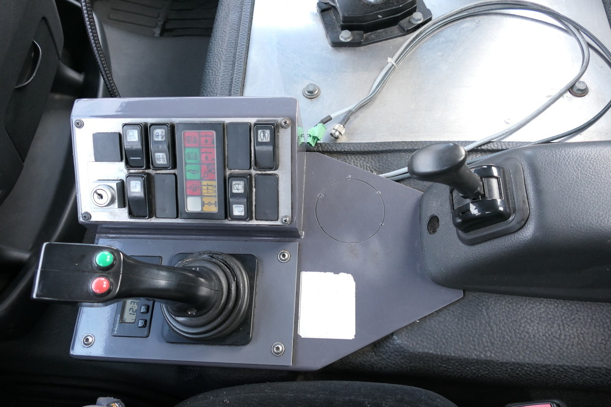 شاحنات الحاويات / جسم علوي قابل للتغيير شاحنة MERCEDES-BENZ KAMAG WBH 25 Wiesel Terberg Umsetzfahrz. Sattelk: صور 15