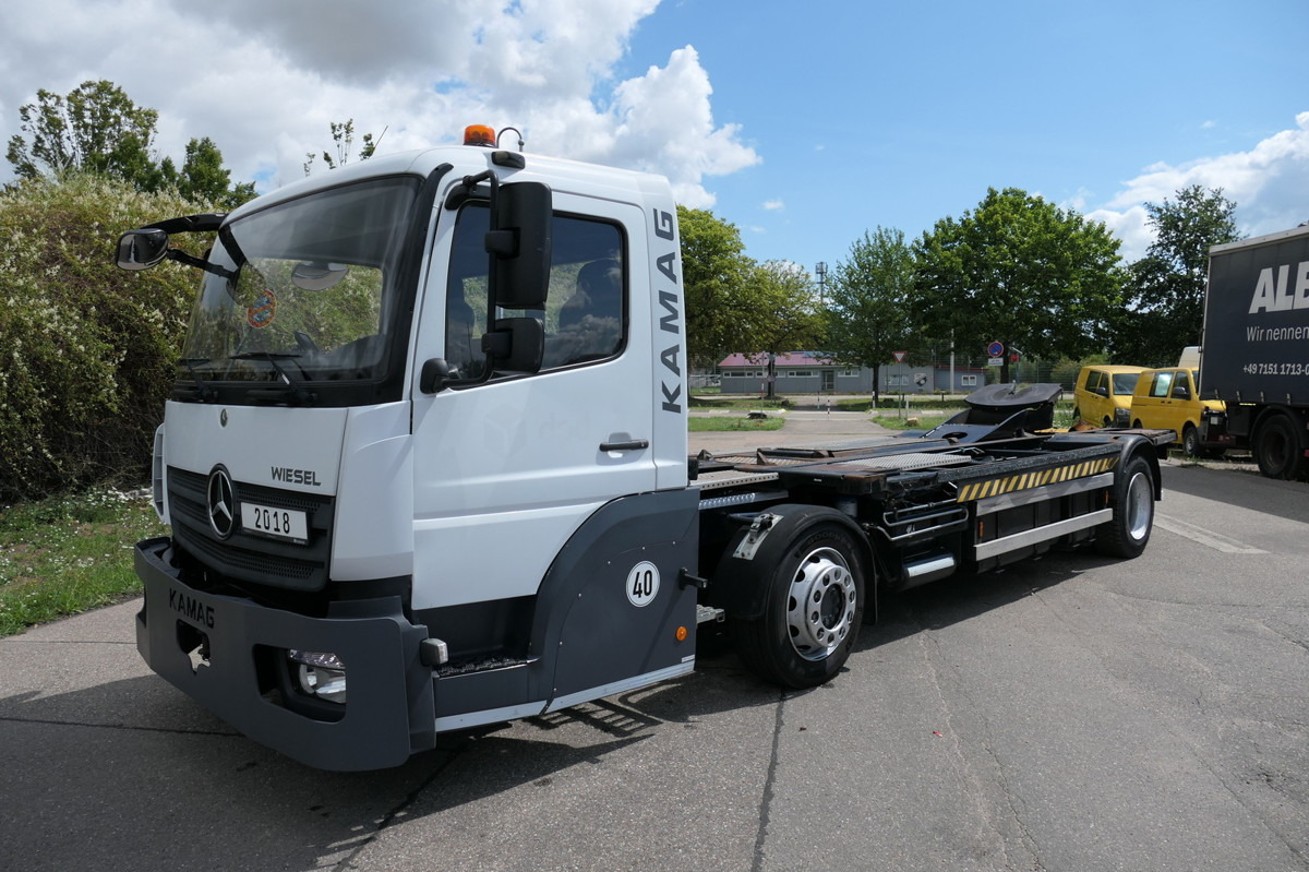 MERCEDES-BENZ Kamag Wiesel WBH 25 Wiesel Umsetzfahrzeug - شاحنات الحاويات / جسم علوي قابل للتغيير شاحنة: صور 1 MERCEDES-BENZ Kamag Wiesel WBH 25 Wiesel Umsetzfahrzeug - شاحنات الحاويات / جسم علوي قابل للتغيير شاحنة: صور 1