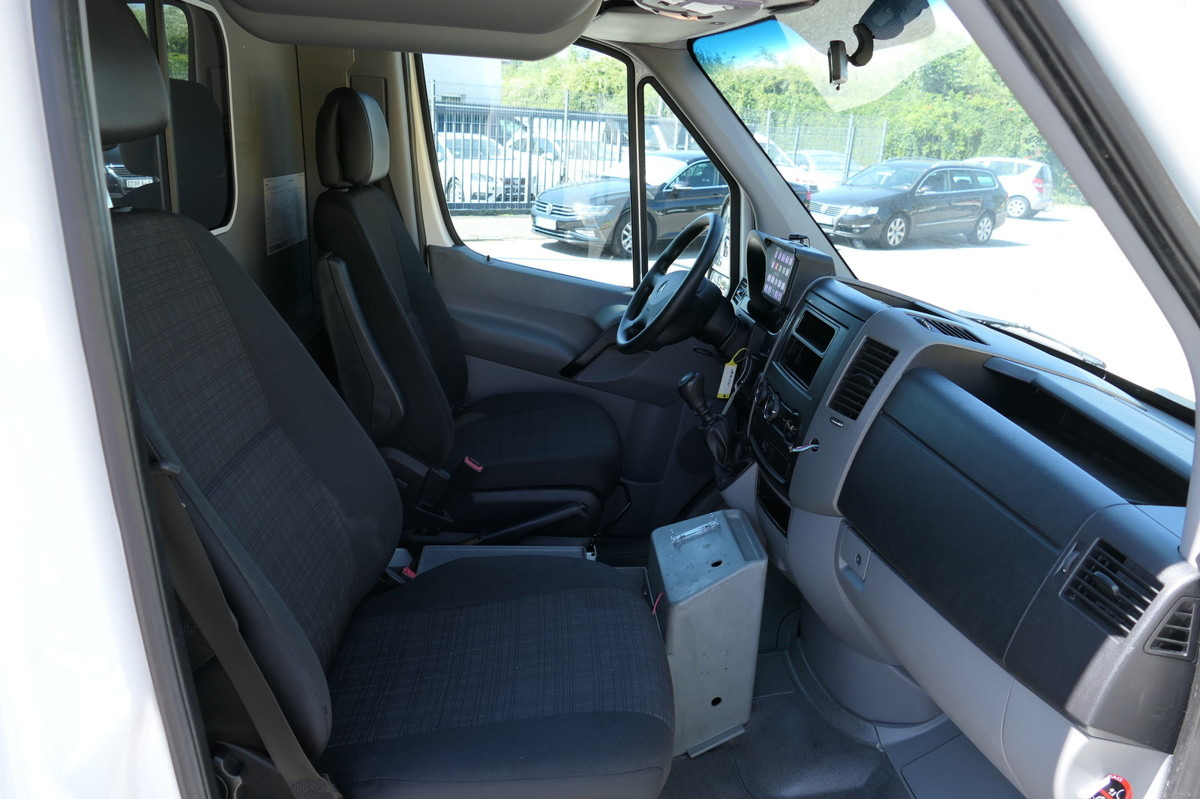 MERCEDES-BENZ Sprinter 316 CDI Klima Rettungswagen - سيارة إسعاف: صور 5 MERCEDES-BENZ Sprinter 316 CDI Klima Rettungswagen - سيارة إسعاف: صور 5